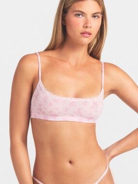 SKIMS LIGHTWEIGHT COTTON POINTELLE SCOOP
BRALETTE in Bloom Dainty Floral
